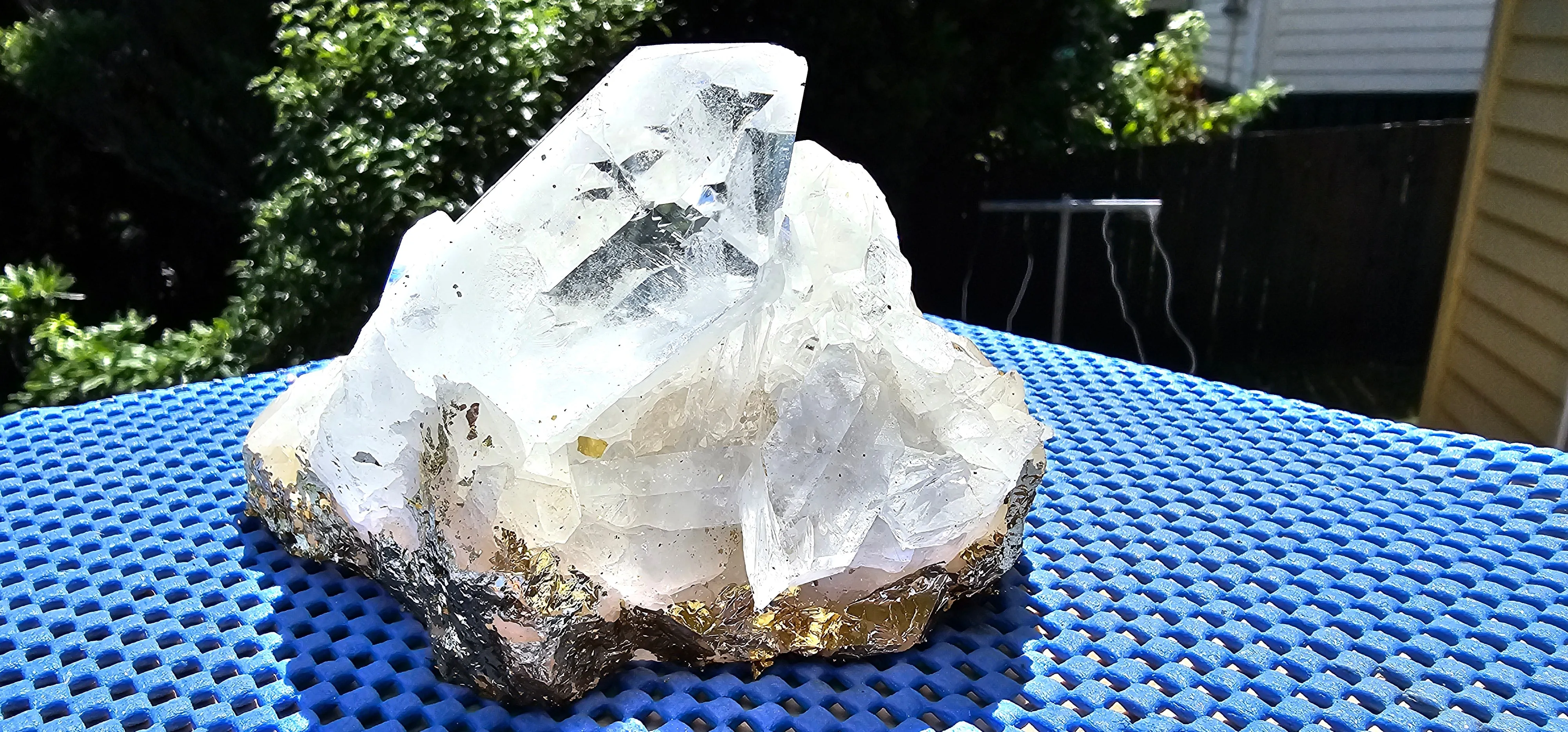 CLEAR QUARTZ CLUSTER WITH GOLD LEAF