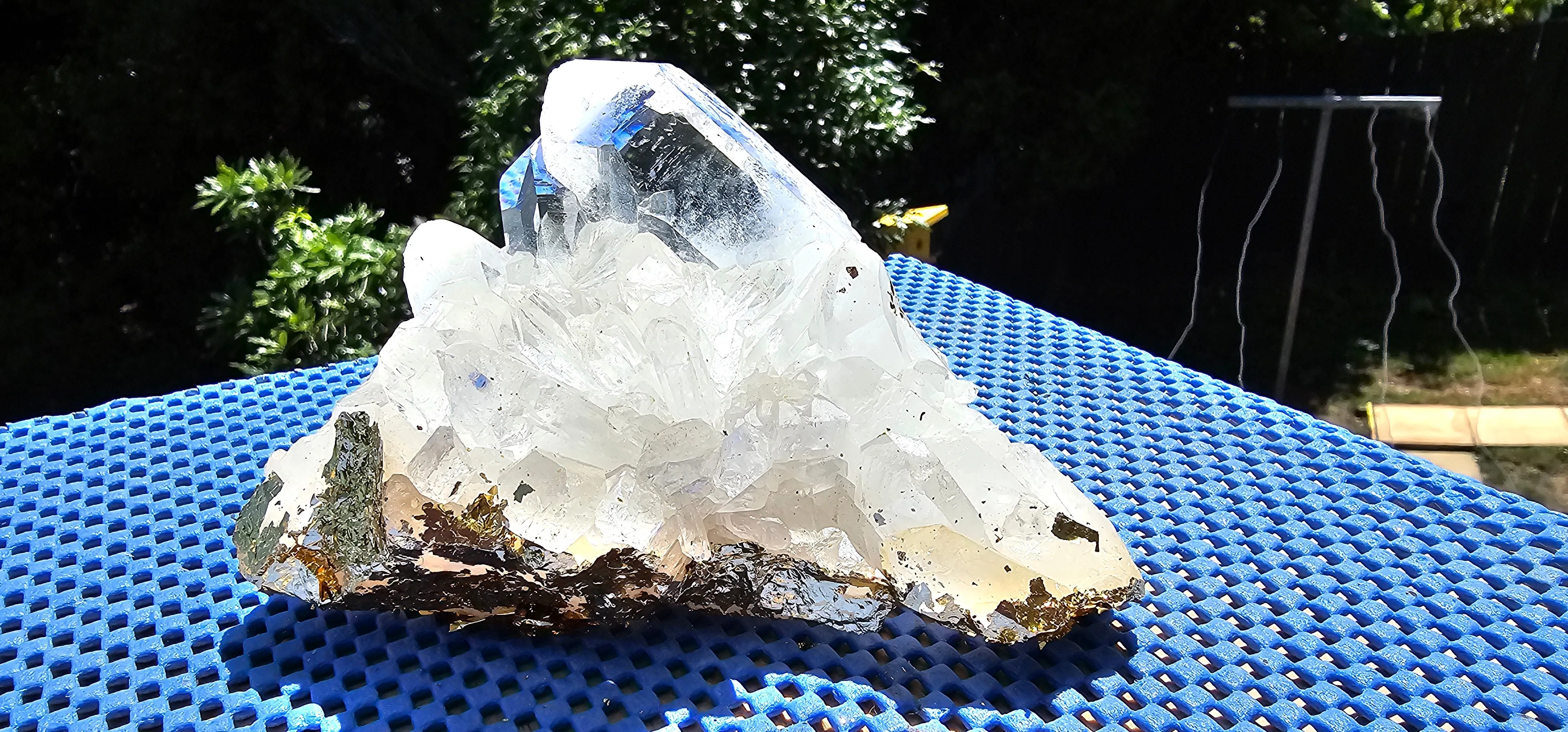 CLEAR QUARTZ CLUSTER WITH GOLD LEAF