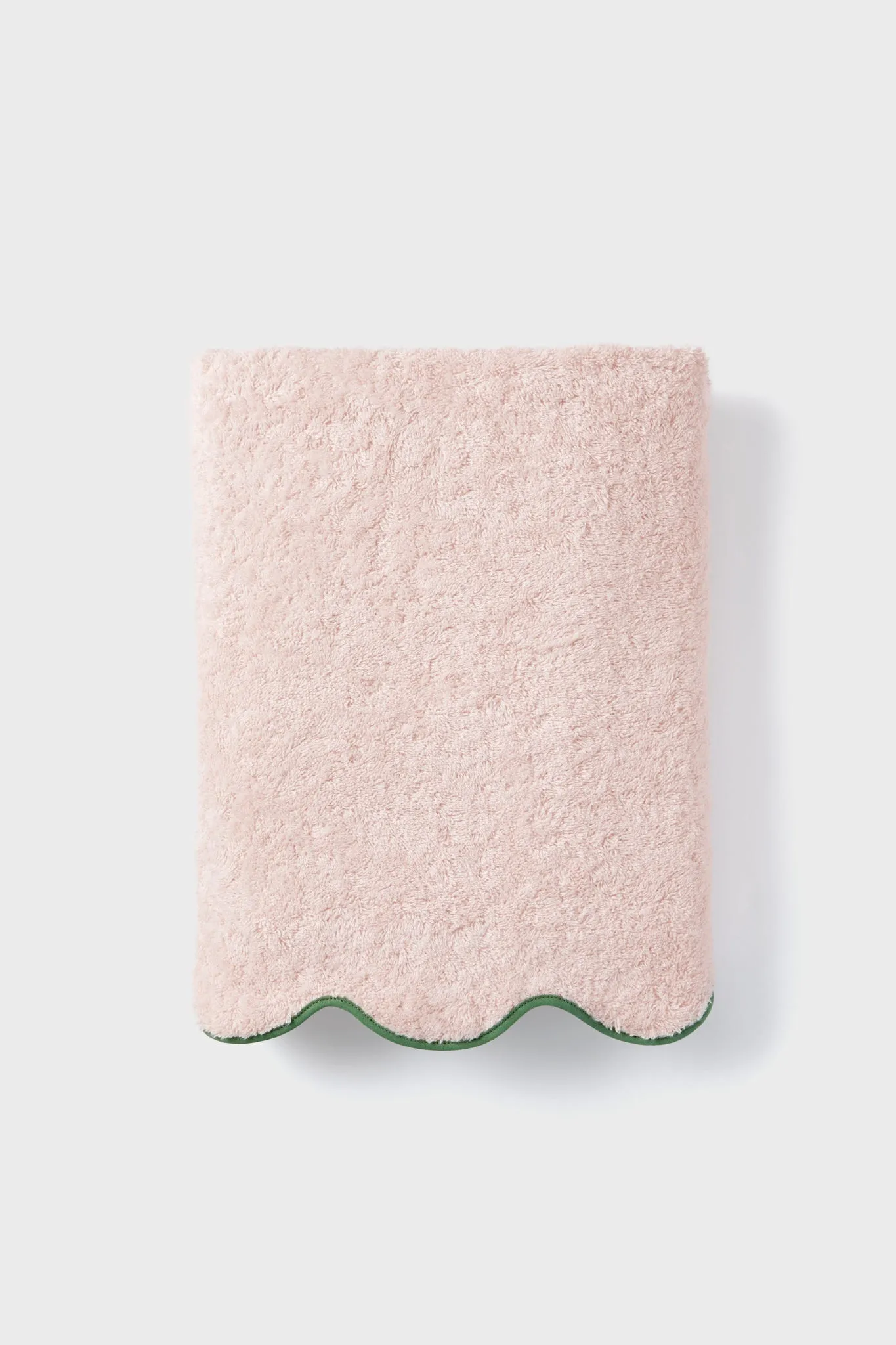 Exclusive Blush and Palm Cairo Scallop Bath Towel