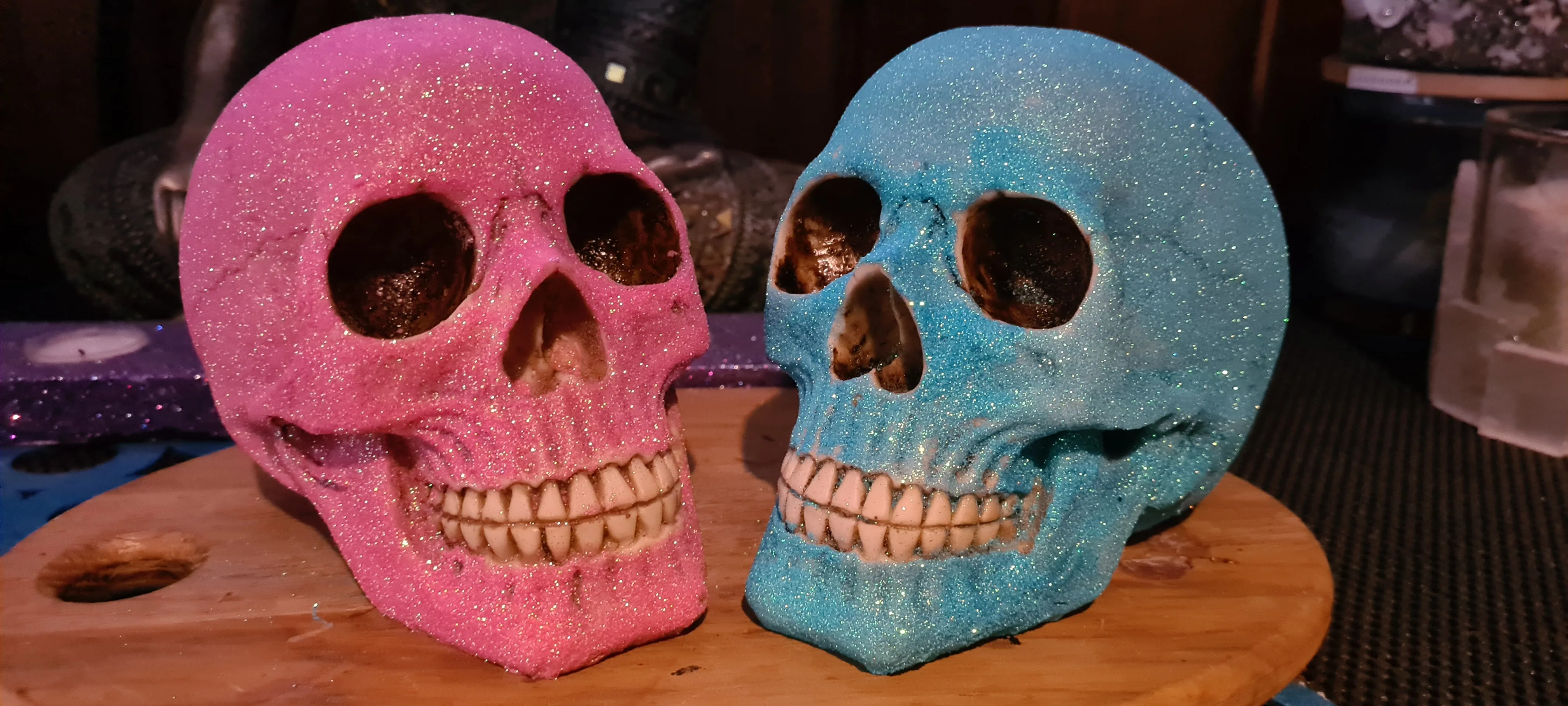 GLITTER SKULLS
