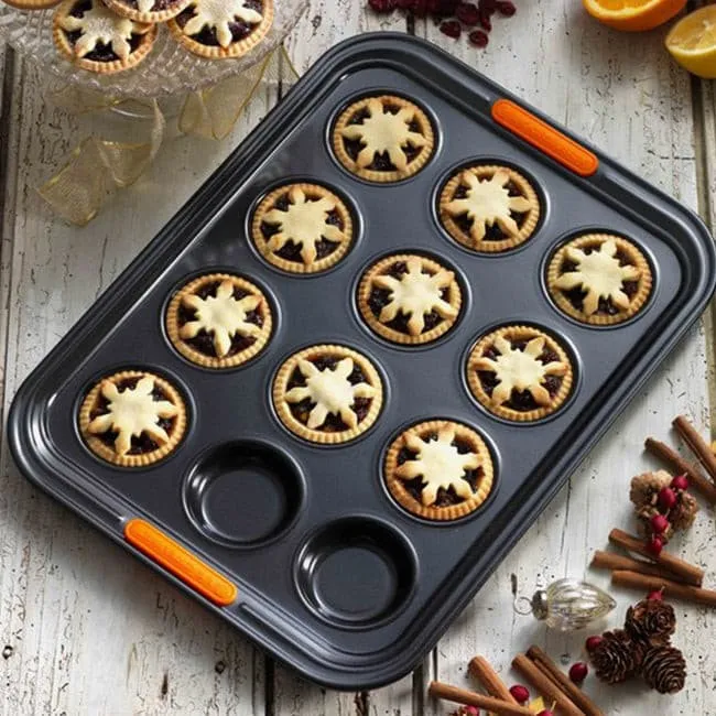 Le Creuset | 12-Cup Mini Muffin Tray