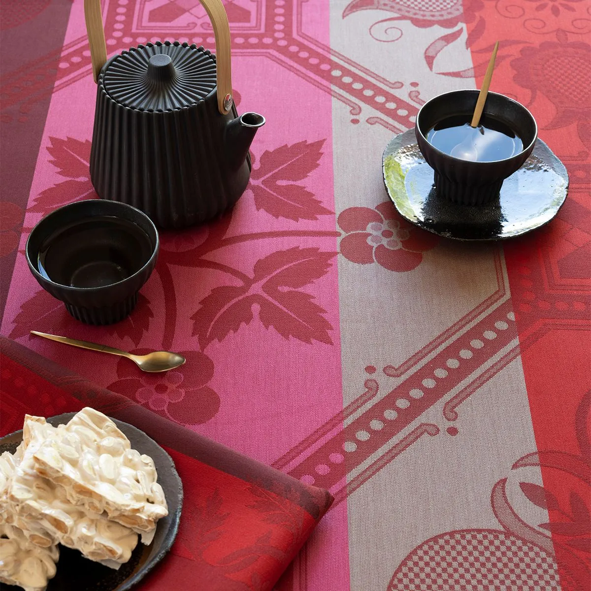 Le Jacquard Franais | Hacienda Coated Tablecloth - Red - 69"X126"
