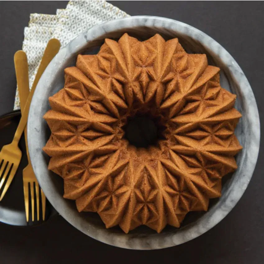 Nordicware | Cut Crystal Bundt Pan