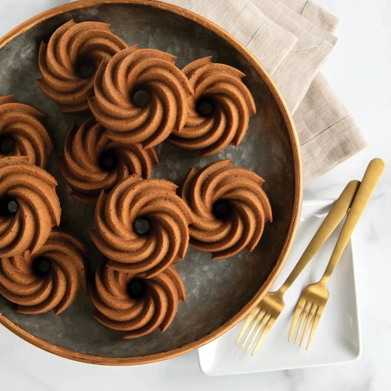 Nordicware | Heritage 6-Bundtlette Baking Pan