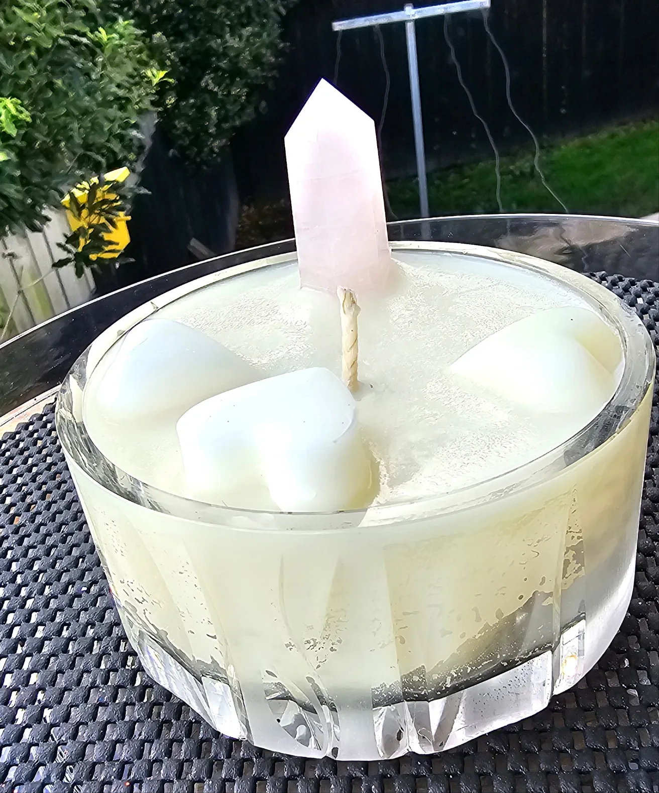 ROSE QUARTZ POINT FRENCH VANILLA CANDLE