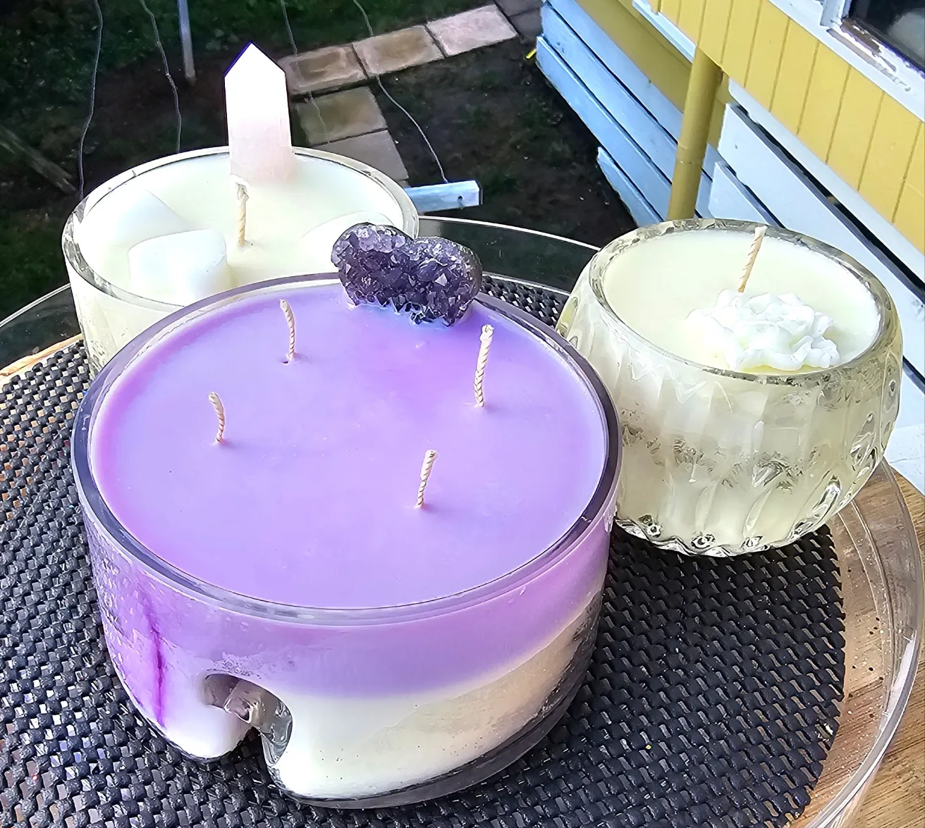 ROSE QUARTZ POINT FRENCH VANILLA CANDLE
