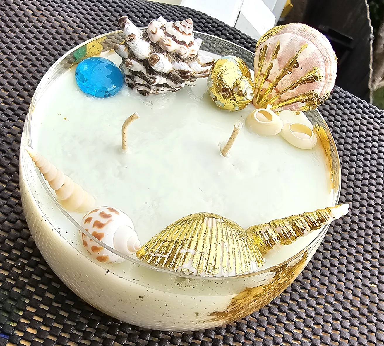 SANDALWOOD BEACHY CANDLE