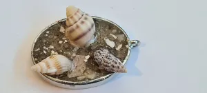 SHELL PENDANT-made by me