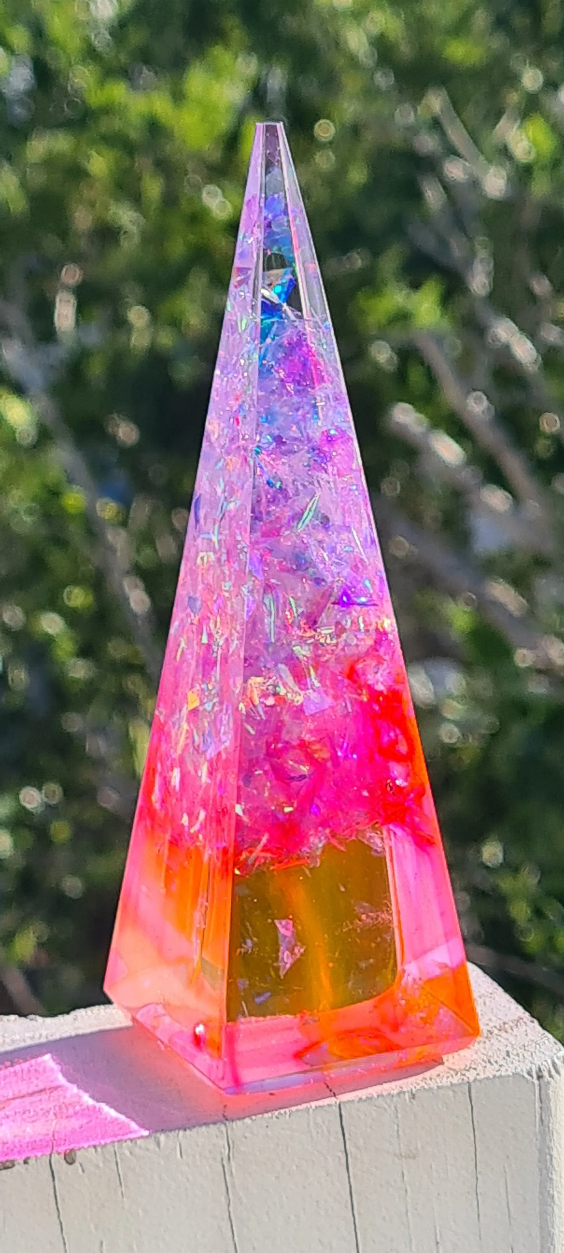 SHIMMERING RING HOLDER