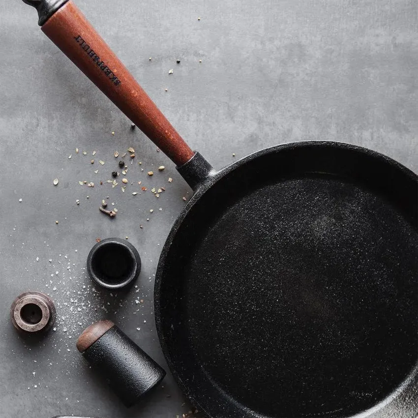 Skeppshult | Skillet With Walnut Handle
