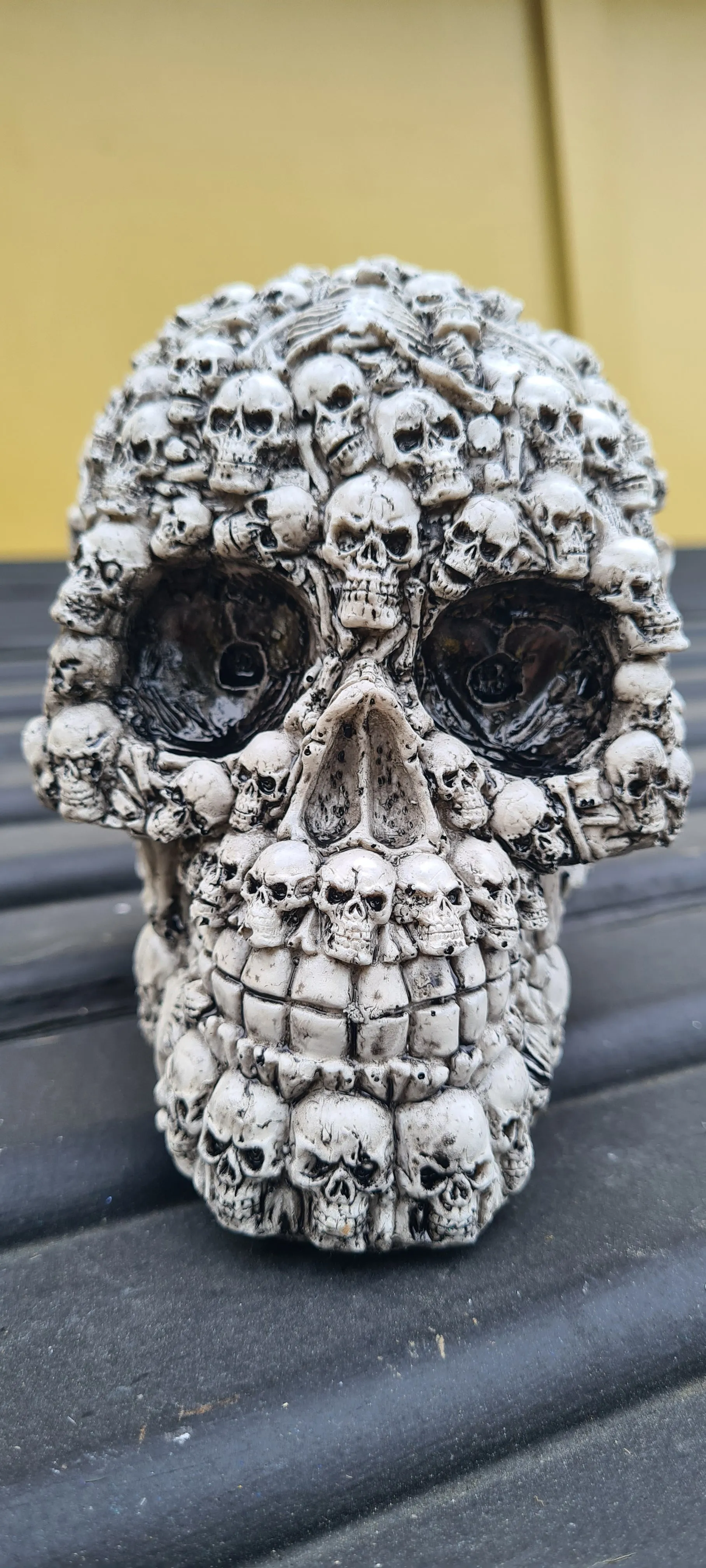 SKULLS ON SKULLS FIGURINE